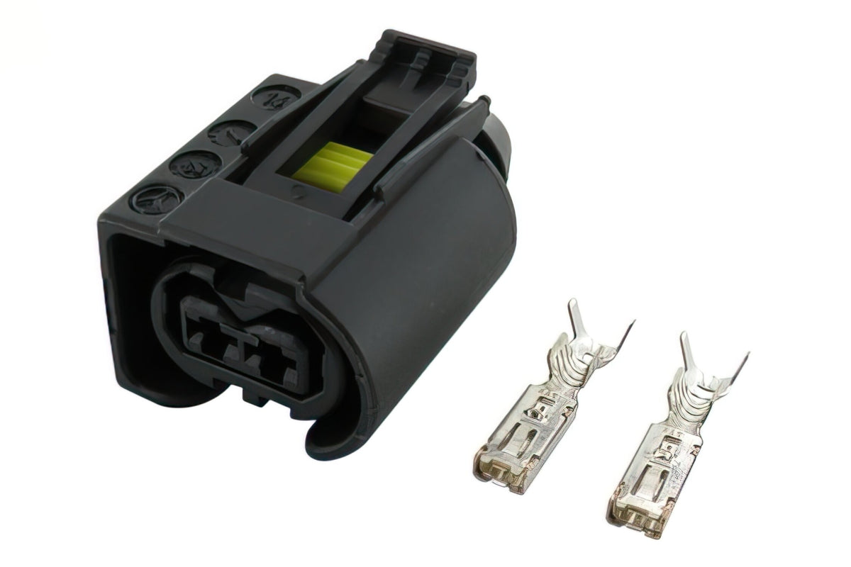 Plug for electric water pump Stage6 12 V