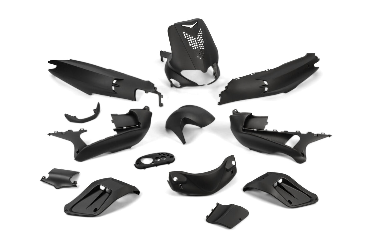 Fairing Kit STR8 15-piece Gilera Runner up to 2005 mat black