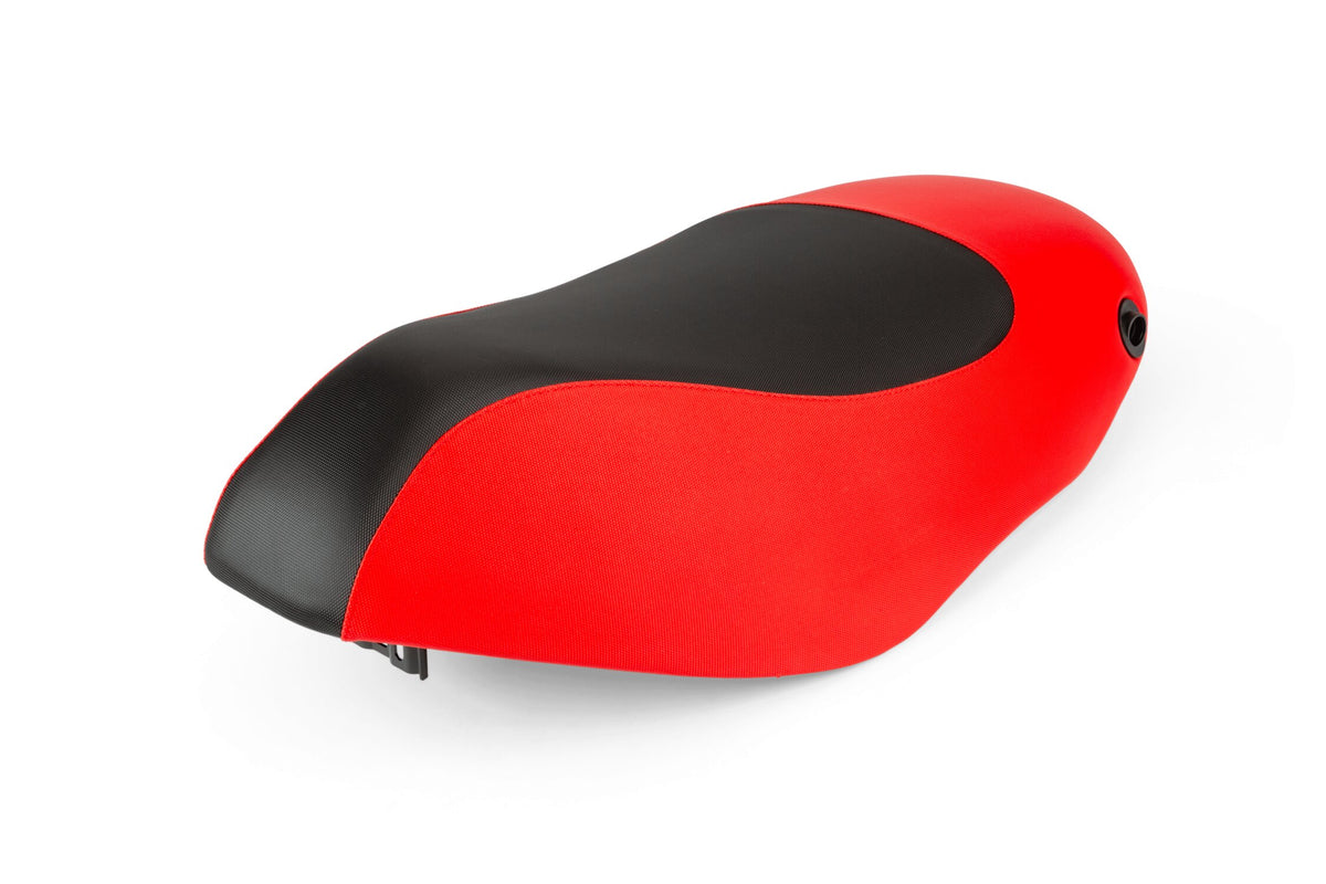 Seat STR8 Piaggio Zip from 2000 black/red